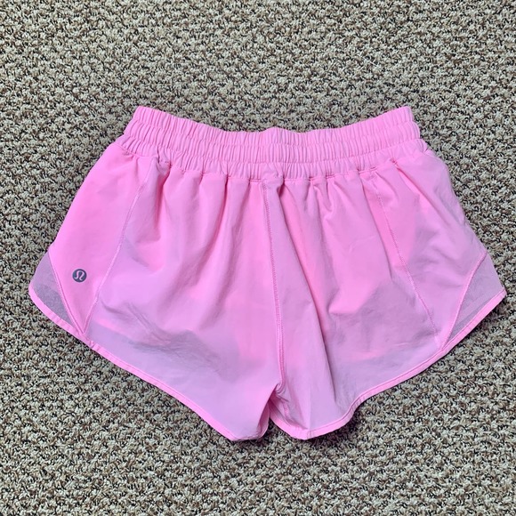 NWOT Lululemon Hotty Hot LR Shorts 2.5" sz4 *Miami Pink - Picture 2 of 7